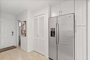 612 Sierra Vista Ave K, Mountain View, CA 94043 - Photo 2