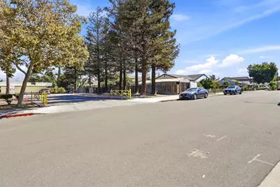 1303 Sylvia Dr, San Jose, CA 95121 - Photo 44