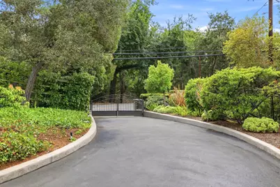 18113 Saratoga Los Gatos Rd, Monte Sereno, CA 95030 - Photo 40