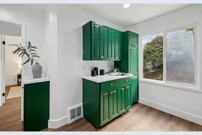 894 Burnett Ave, San Francisco, CA 94131 - Photo 16