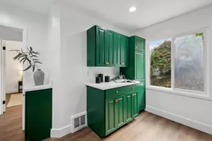 894 Burnett Ave, San Francisco, CA 94131 - Photo 16
