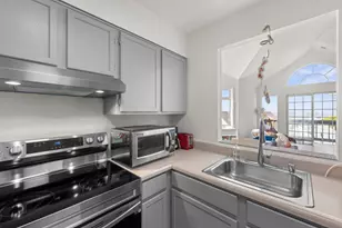 38 Rebecca Ln, San Francisco, CA 94124 - Photo 4