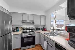 38 Rebecca Ln, San Francisco, CA 94124 - Photo 2