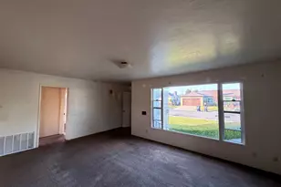 427 Carmel St, Watsonville, CA 95076 - Photo 2