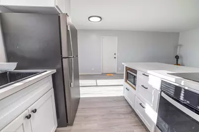 750 El Camino Paraiso, Hollister, CA 95023 - Photo 8