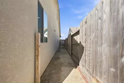 1261 Azalea Dr, Hollister, CA 95023 - Photo 38