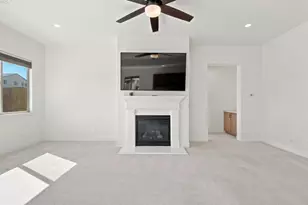 1261 Azalea Dr, Hollister, CA 95023 - Photo 28