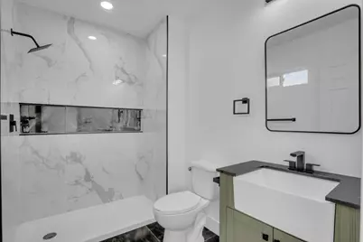 4006 Carrington St, Oakland, CA 94601 - Photo 12