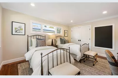 250 East Creek Drive, Menlo Park, CA 94025 - Photo 18