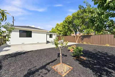 224 Ivy Dr, Menlo Park, CA 94025 - Photo 32
