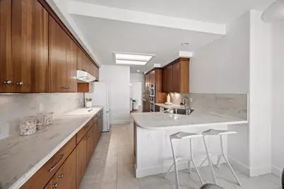 799 Lakeshore Dr, Redwood City, CA 94065 - Photo 16