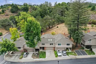 22990 Cricket Hill Rd, Cupertino, CA 95014 - Photo 26