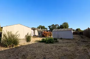 100 El Dorado Dr, Hollister, CA 95023 - Photo 26
