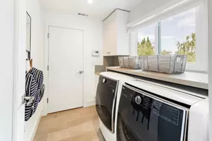 15 Woodleaf Ave, Redwood City, CA 94061 - Photo 10