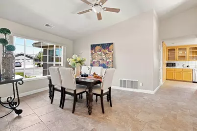 1611 Napa Ct, Hollister, CA 95023 - Photo 2