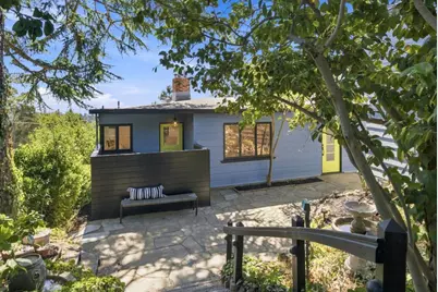 5915 Rincon Dr, Oakland, CA 94611 - Photo 2