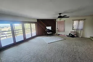 1040 Comstock Rd, Hollister, CA 95023 - Photo 8