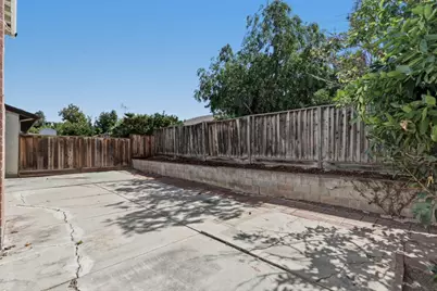211 Checkers Dr, San Jose, CA 95116 - Photo 28