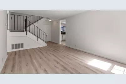 211 Checkers Dr, San Jose, CA 95116 - Photo 6