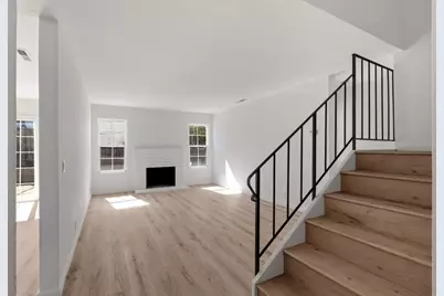 211 Checkers Dr, San Jose, CA 95116 - Photo 4