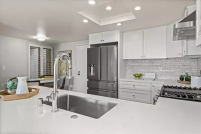 61 Thousand Oaks St, Oakland, CA 94605 - Photo 14