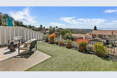 61 Thousand Oaks St, Oakland, CA 94605 - Photo 28