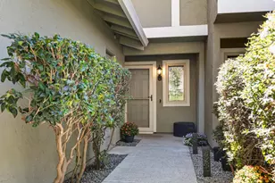 61 Thousand Oaks St, Oakland, CA 94605 - Photo 2