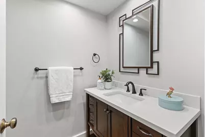 61 Thousand Oaks St, Oakland, CA 94605 - Photo 16