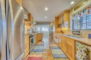 202 Edinburgh Ave, Monterey, CA 93940 - Photo 12