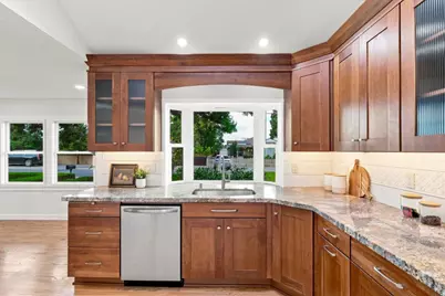 710 7th Ave, Redwood City, CA 94063 - Photo 10