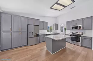 1674 Iris St, Los Banos, CA 93635 - Photo 12