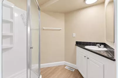 325 E Saint John St, San Jose, CA 95112 - Photo 14