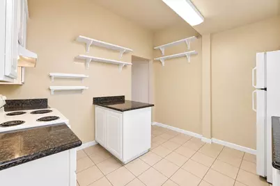 325 E Saint John St, San Jose, CA 95112 - Photo 4