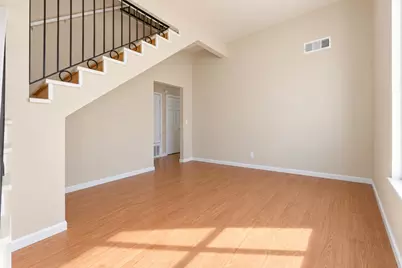 325 E Saint John St, San Jose, CA 95112 - Photo 6
