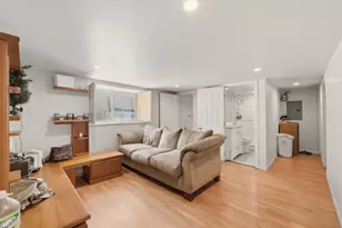 1090 S 7th St, San Jose, CA 95112 - Photo 12