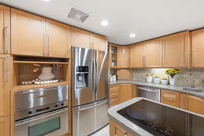 30 Los Altos Sq, Los Altos, CA 94022 - Photo 20