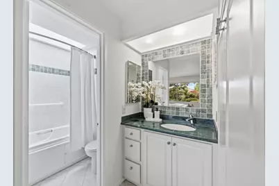 30 Los Altos Sq, Los Altos, CA 94022 - Photo 36