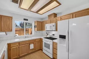 6416 Laguna Mirage Ln, Elk Grove, CA 95758 - Photo 16