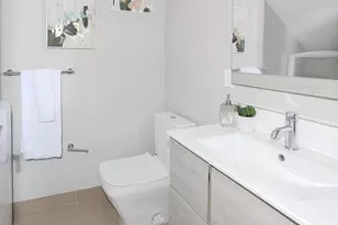 2139 Carlmont Dr, Belmont, CA 94002 - Photo 8