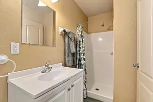 400 Donald Dr, Hollister, CA 95023 - Photo 32