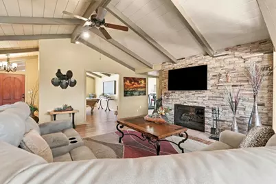 400 Donald Dr, Hollister, CA 95023 - Photo 8