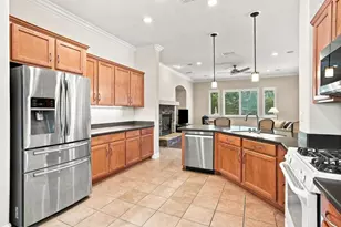 2905 Granite Park Ln, Elk Grove, CA 95758 - Photo 4