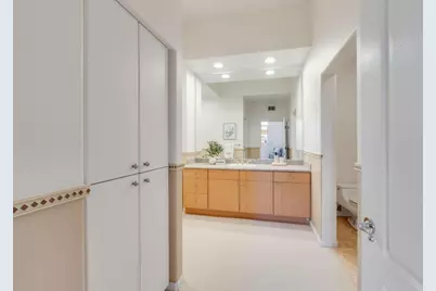 130 E San Fernando St 25, San Jose, CA 95112 - Photo 14