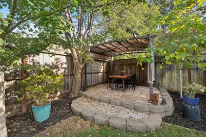 2050 Ralmar Ave, East Palo Alto, CA 94303 - Photo 38