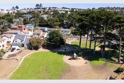 207 Beverly Pl, Pacifica, CA 94044 - Photo 32