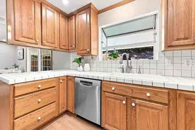 2460 Edith Ave, Redwood City, CA 94061 - Photo 10
