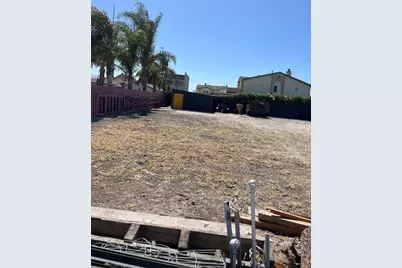 230 Martella St, Salinas, CA 93901 - Photo 2