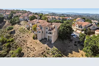 4 Honeysuckle Ln, San Carlos, CA 94070 - Photo 38