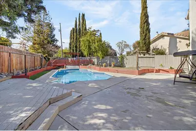 1911 Glarner St, Hollister, CA 95023 - Photo 32