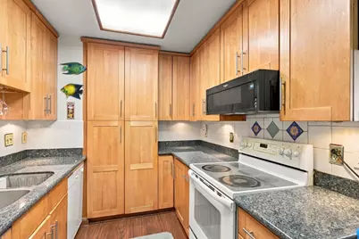 240 N Bayshore Blvd 307, San Mateo, CA 94401 - Photo 4